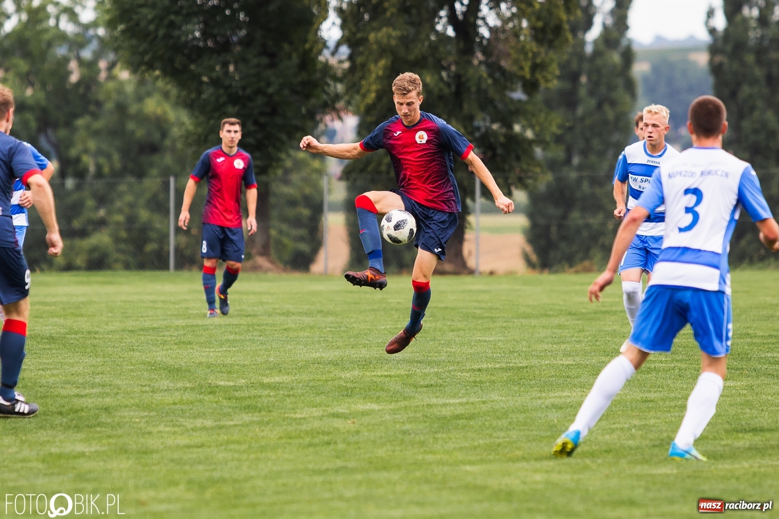 Zdjęcie w galerii na portalu naszraciborz.pl: Niespodzianka w derbach gminy. Krzanowice lepsze od Borucina [FOTO] wiadomości z regionu