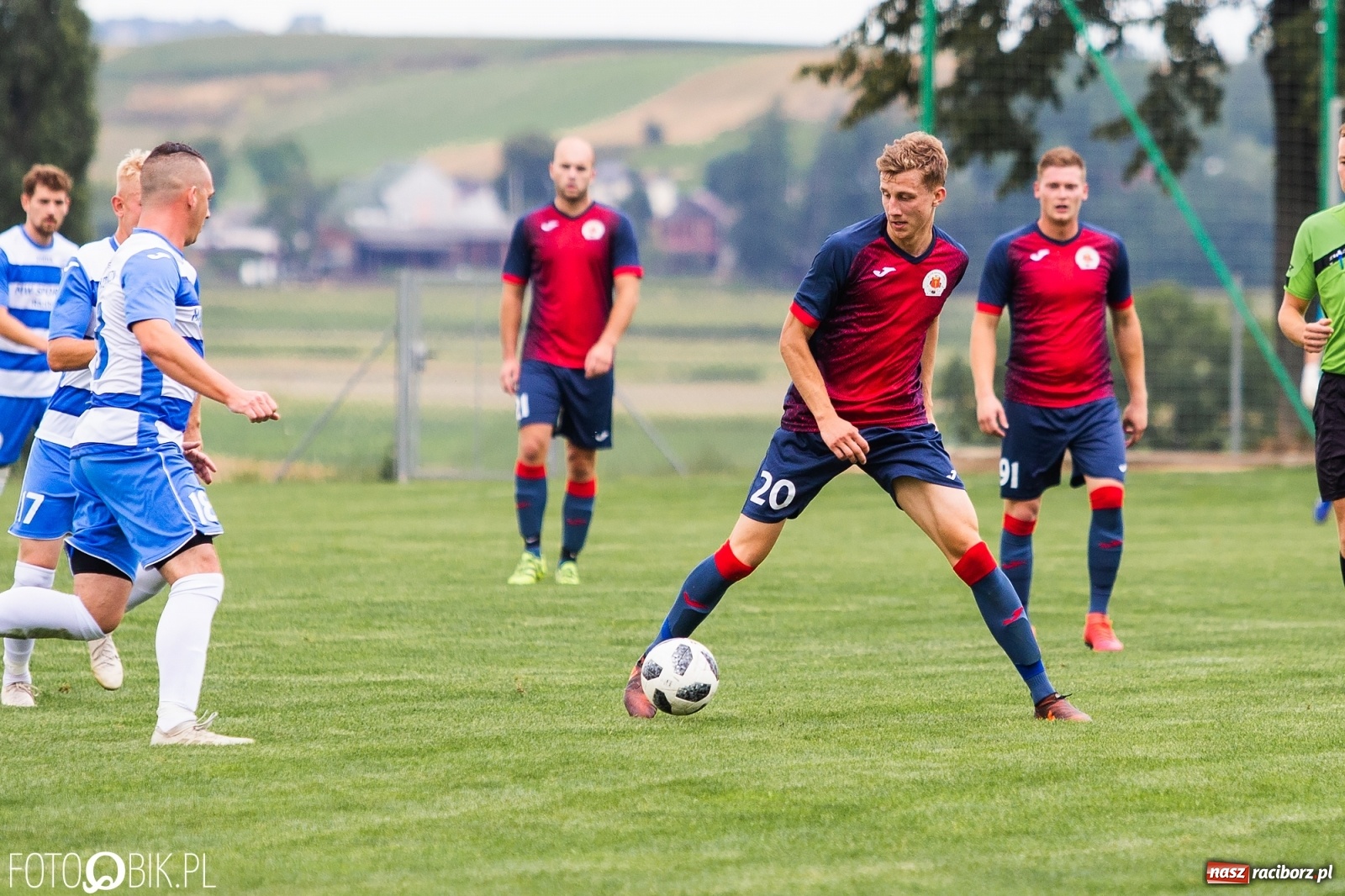 Zdjęcie w galerii na portalu naszraciborz.pl: Niespodzianka w derbach gminy. Krzanowice lepsze od Borucina [FOTO] wiadomości z regionu