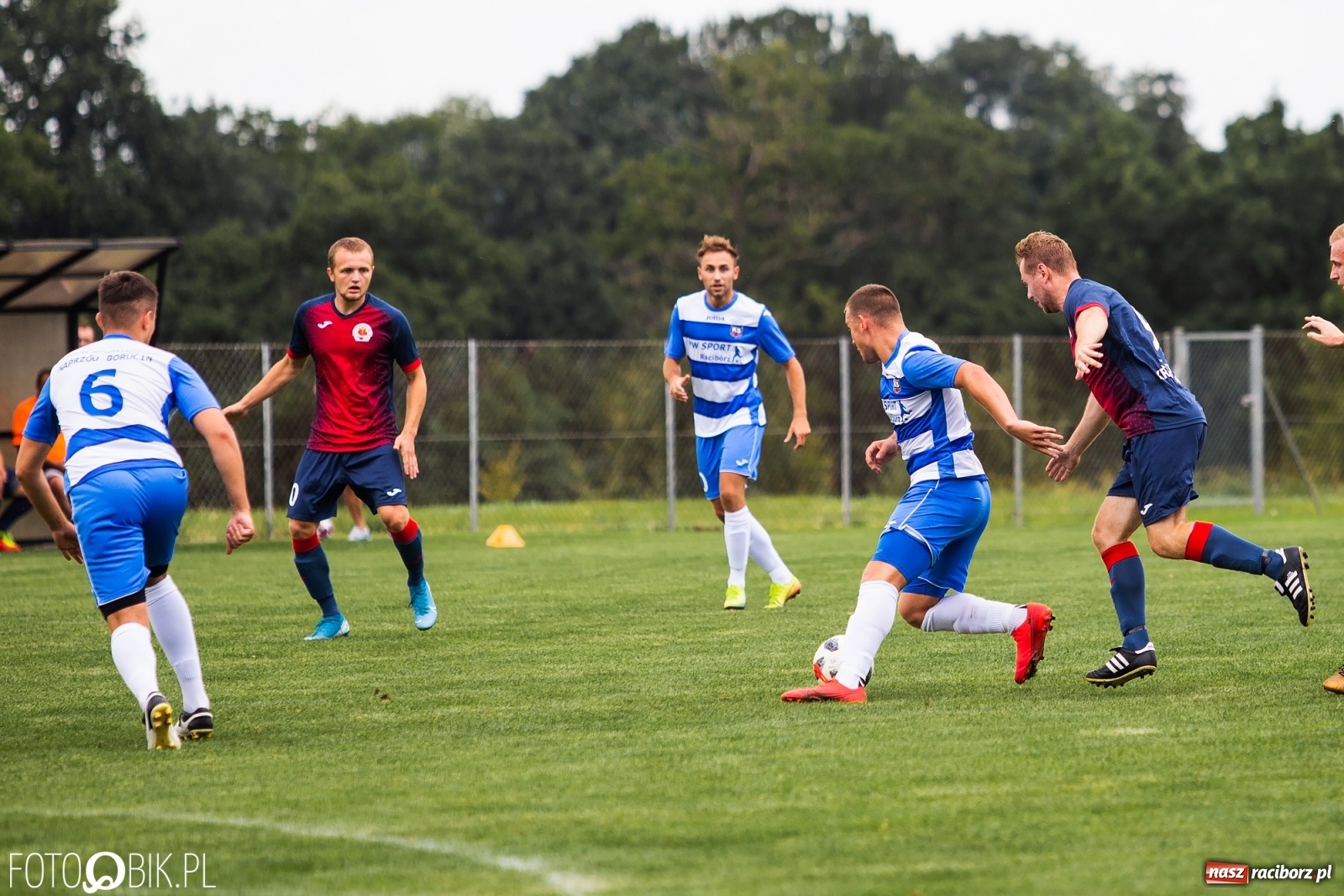Zdjęcie w galerii na portalu naszraciborz.pl: Niespodzianka w derbach gminy. Krzanowice lepsze od Borucina [FOTO] wiadomości z regionu