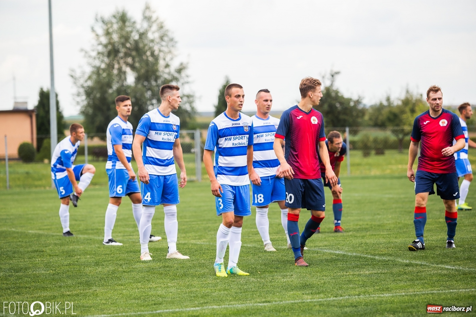 Zdjęcie w galerii na portalu naszraciborz.pl: Niespodzianka w derbach gminy. Krzanowice lepsze od Borucina [FOTO] wiadomości z regionu