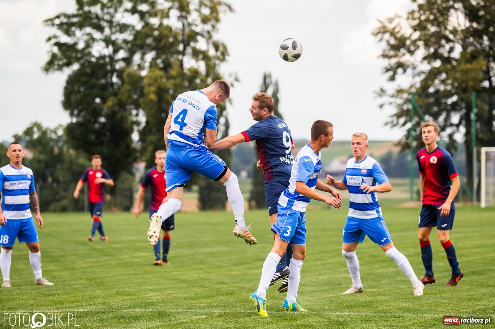 Zdjęcie w galerii na portalu naszraciborz.pl: Niespodzianka w derbach gminy. Krzanowice lepsze od Borucina [FOTO] wiadomości z regionu