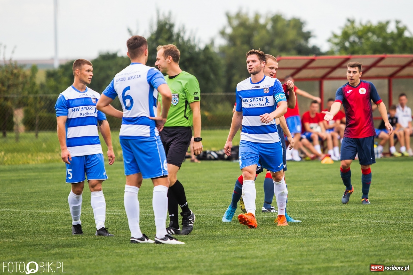 Zdjęcie w galerii na portalu naszraciborz.pl: Niespodzianka w derbach gminy. Krzanowice lepsze od Borucina [FOTO] wiadomości z regionu