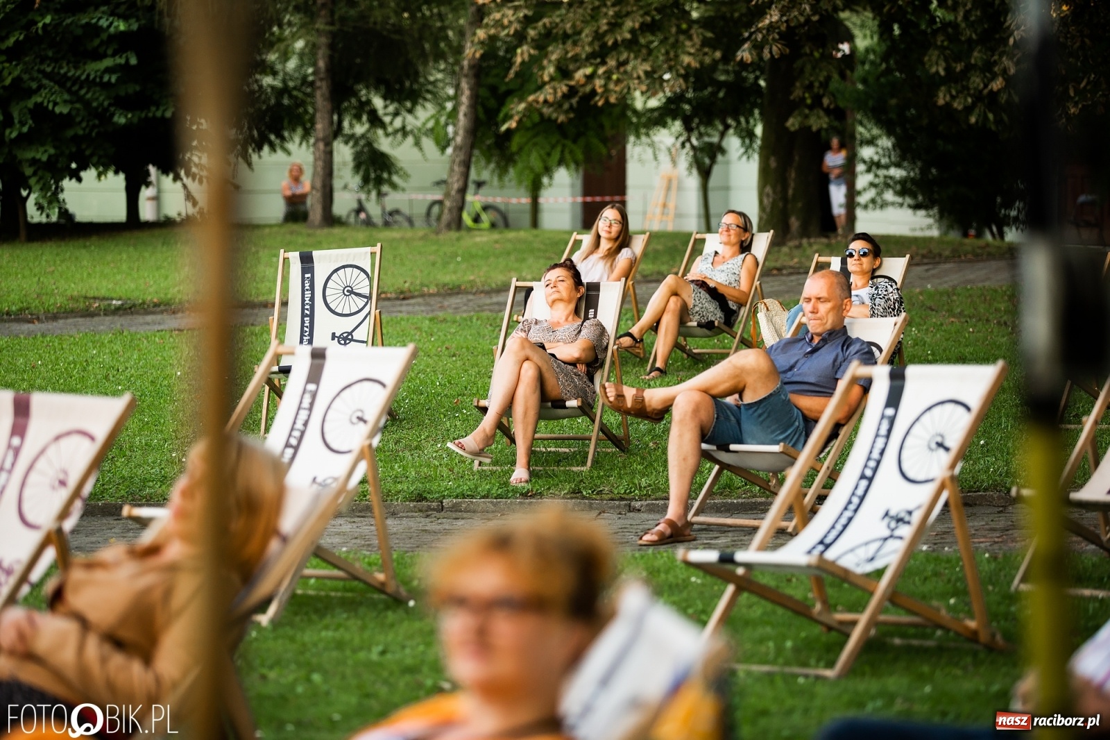 Zdjęcie w galerii na portalu naszraciborz.pl: Recital pt. Piosenka jest dobra na wszystko w Ogrodzie Kultury wiadomości z regionu