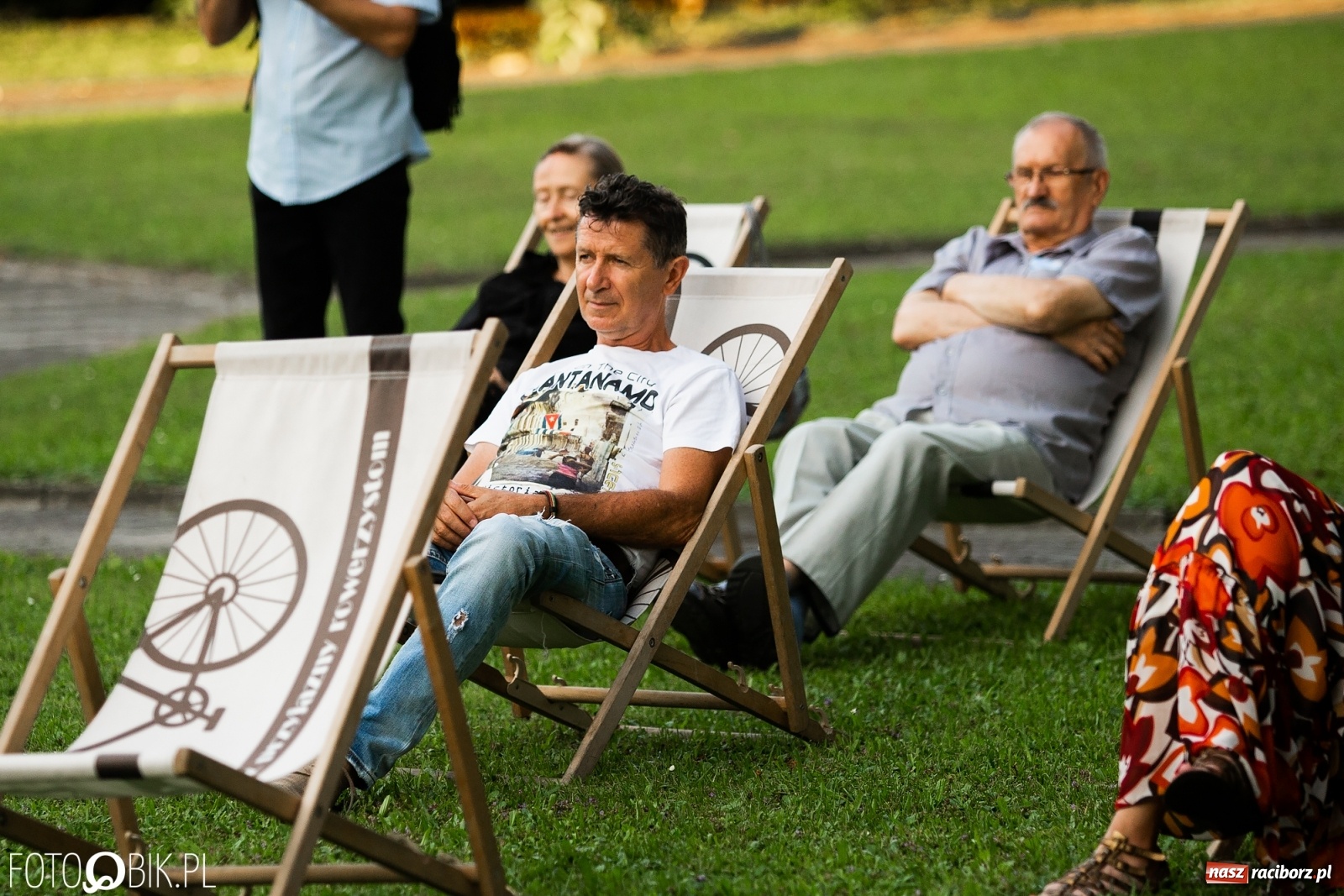 Zdjęcie w galerii na portalu naszraciborz.pl: Recital pt. Piosenka jest dobra na wszystko w Ogrodzie Kultury wiadomości z regionu