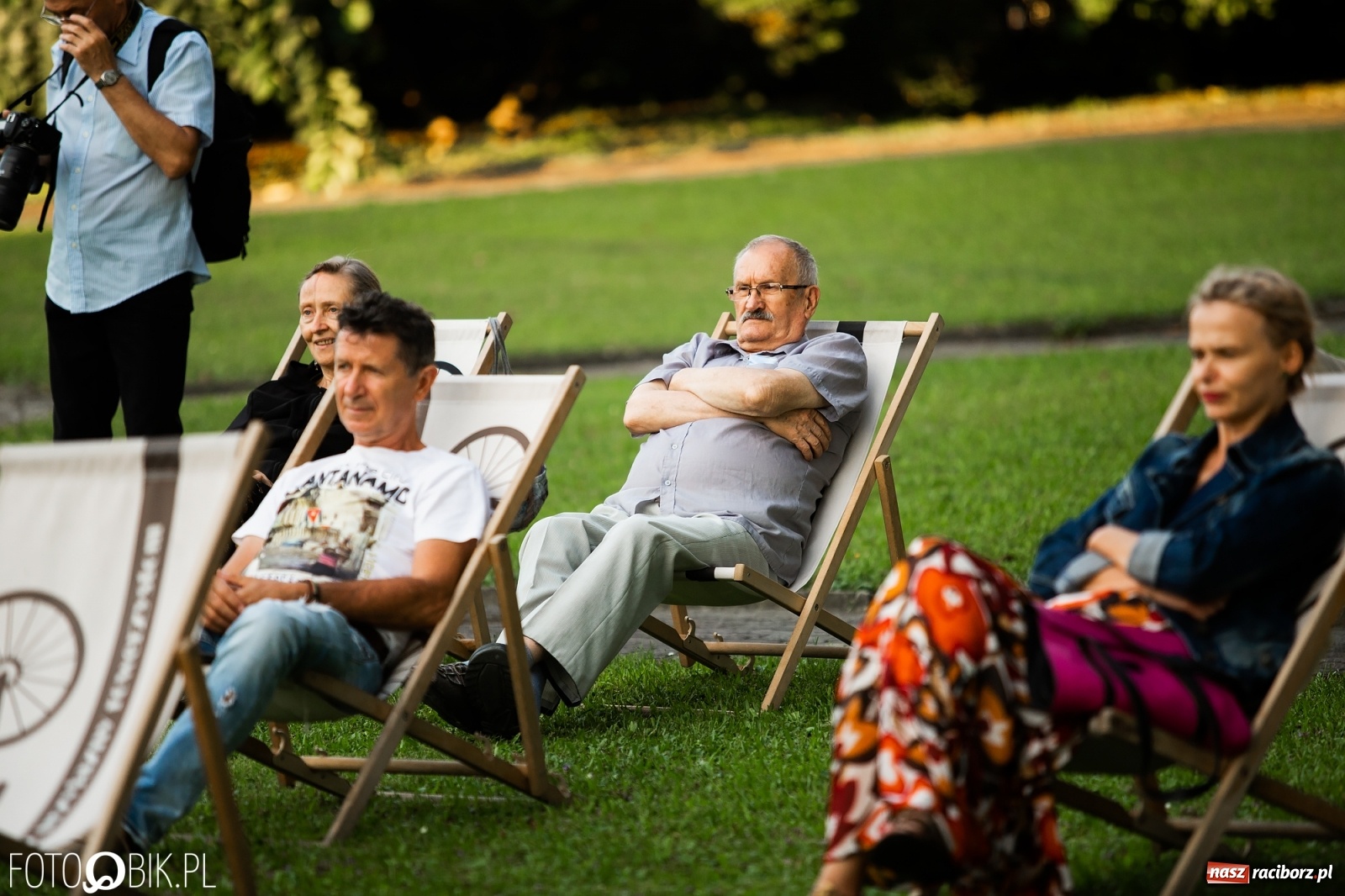 Zdjęcie w galerii na portalu naszraciborz.pl: Recital pt. Piosenka jest dobra na wszystko w Ogrodzie Kultury wiadomości z regionu