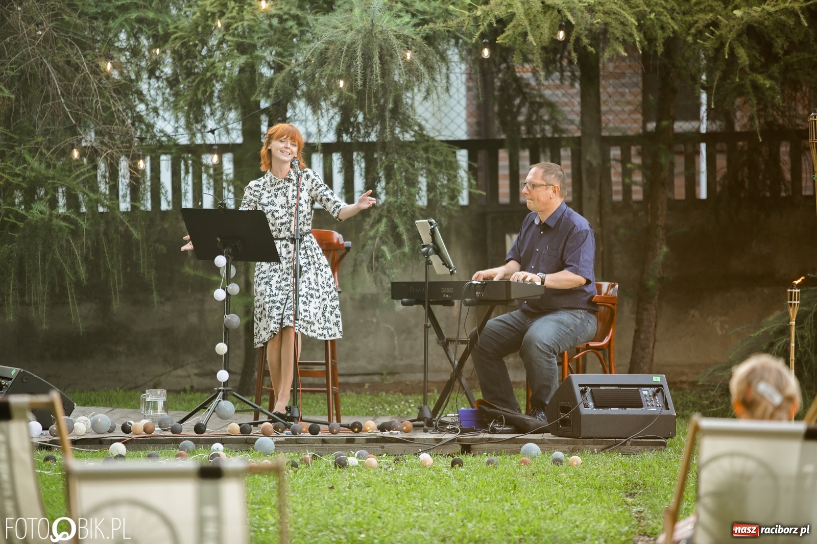 Zdjęcie w galerii na portalu naszraciborz.pl: Recital pt. Piosenka jest dobra na wszystko w Ogrodzie Kultury wiadomości z regionu