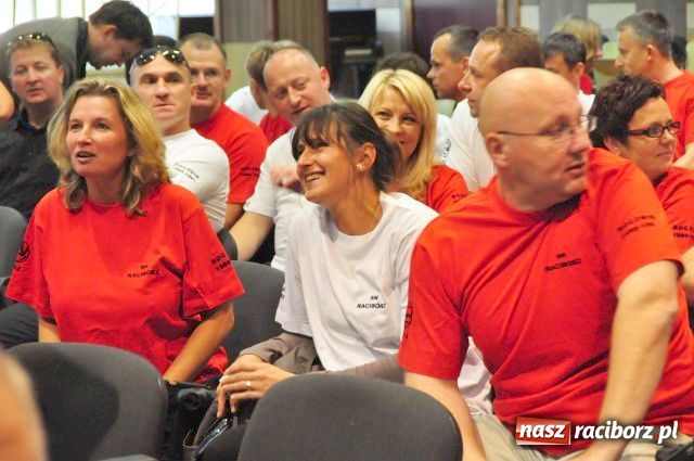 Zdjęcie w galerii na portalu naszraciborz.pl: Absolwenci zjechali do PWSZ wiadomości z regionu