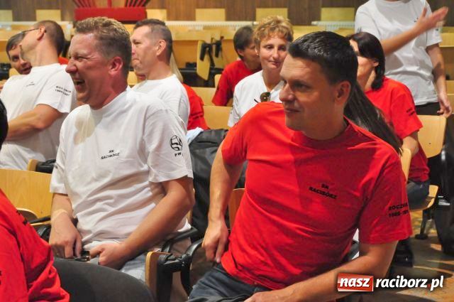 Zdjęcie w galerii na portalu naszraciborz.pl: Absolwenci zjechali do PWSZ wiadomości z regionu