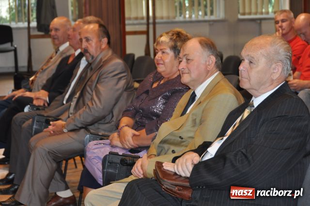 Zdjęcie w galerii na portalu naszraciborz.pl: Absolwenci zjechali do PWSZ wiadomości z regionu