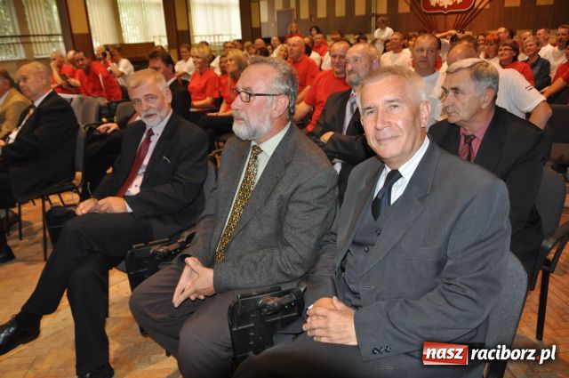 Zdjęcie w galerii na portalu naszraciborz.pl: Absolwenci zjechali do PWSZ wiadomości z regionu