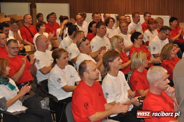 Zdjęcie w galerii na portalu naszraciborz.pl: Absolwenci zjechali do PWSZ wiadomości z regionu