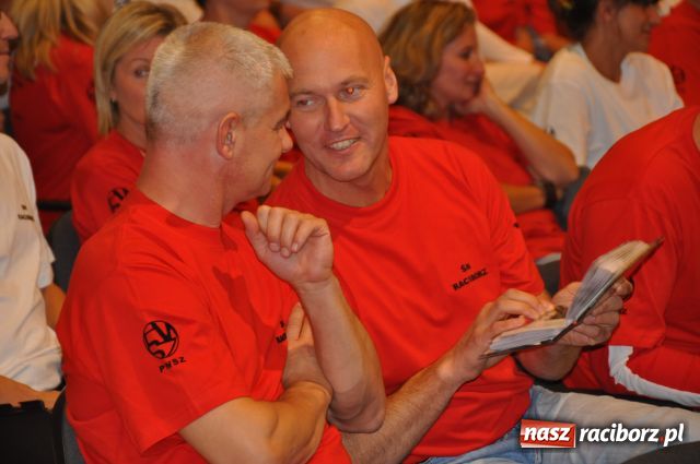 Zdjęcie w galerii na portalu naszraciborz.pl: Absolwenci zjechali do PWSZ wiadomości z regionu