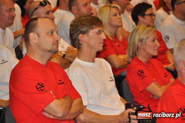 Zdjęcie w galerii na portalu naszraciborz.pl: Absolwenci zjechali do PWSZ wiadomości z regionu