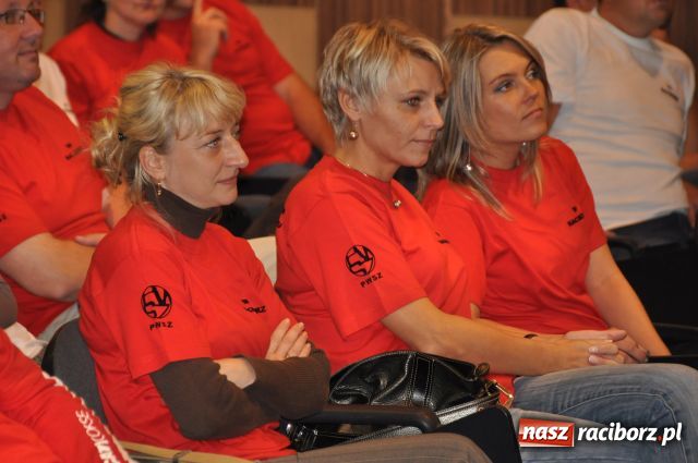 Zdjęcie w galerii na portalu naszraciborz.pl: Absolwenci zjechali do PWSZ wiadomości z regionu