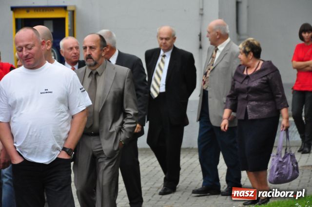 Zdjęcie w galerii na portalu naszraciborz.pl: Absolwenci zjechali do PWSZ wiadomości z regionu