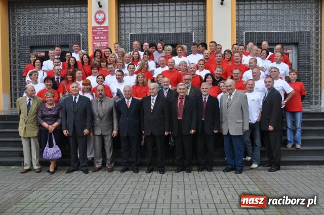 Zdjęcie w galerii na portalu naszraciborz.pl: Absolwenci zjechali do PWSZ wiadomości z regionu