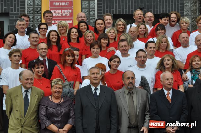 Zdjęcie w galerii na portalu naszraciborz.pl: Absolwenci zjechali do PWSZ wiadomości z regionu