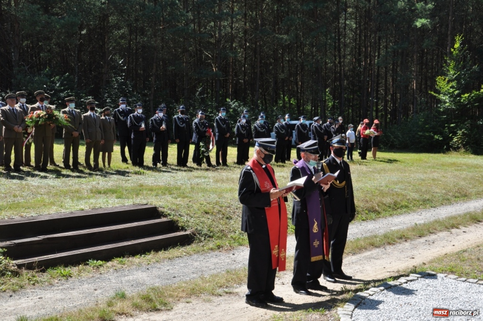 Zdjęcie w galerii na portalu naszraciborz.pl: Upamiętniono 28. rocznicę pożaru w Kuźni Raciborskiej  wiadomości z regionu