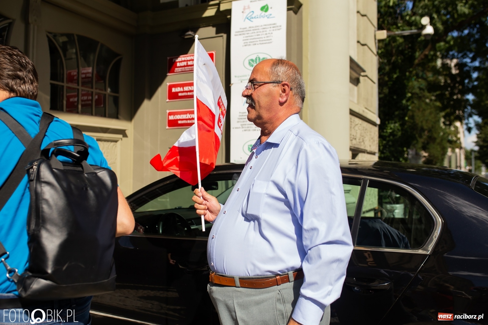 Zdjęcie w galerii na portalu naszraciborz.pl: Oddajcie nam nasz szpital rejonowy! Baner zawędrował na sesję  wiadomości z regionu