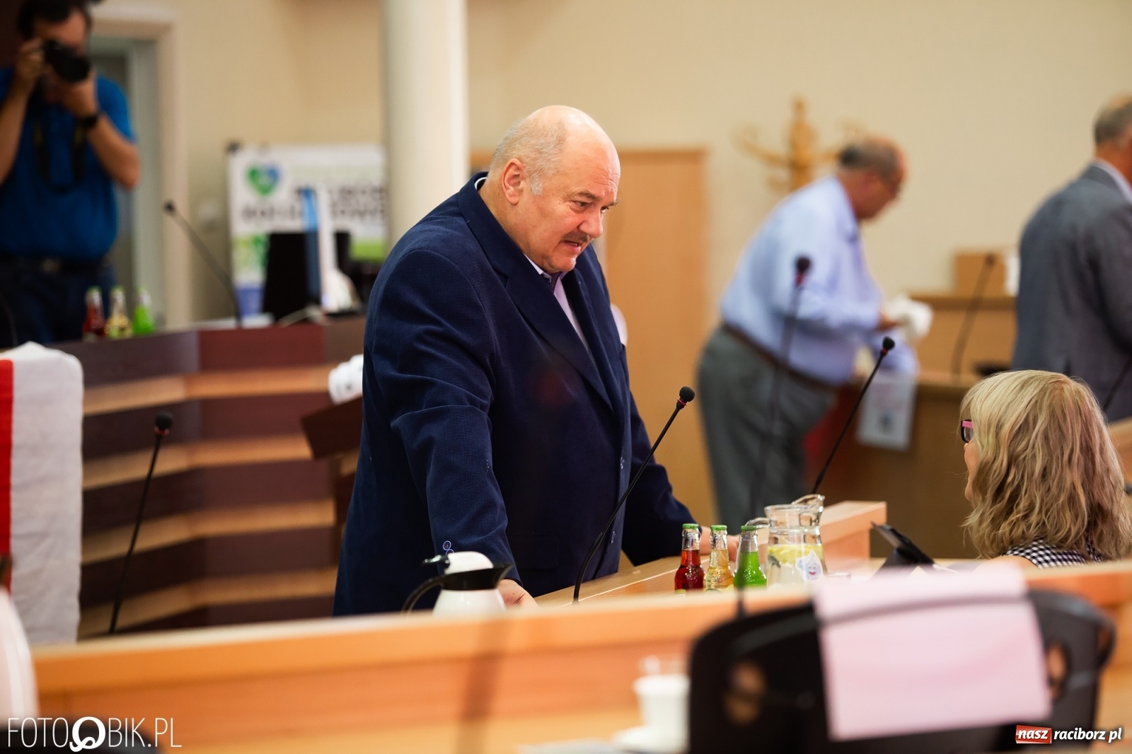 Zdjęcie w galerii na portalu naszraciborz.pl: Oddajcie nam nasz szpital rejonowy! Baner zawędrował na sesję  wiadomości z regionu