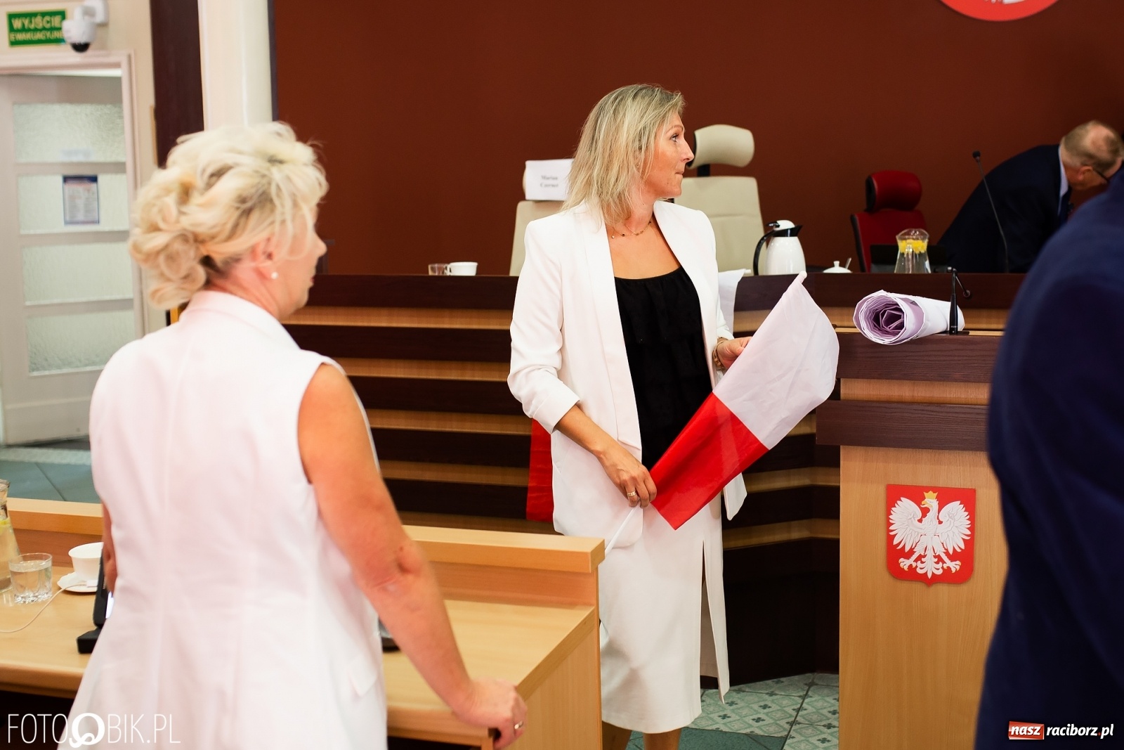 Zdjęcie w galerii na portalu naszraciborz.pl: Oddajcie nam nasz szpital rejonowy! Baner zawędrował na sesję  wiadomości z regionu