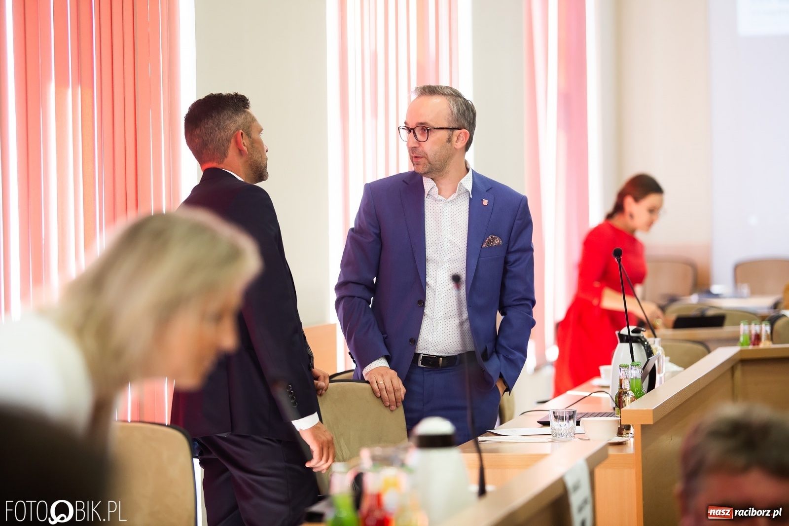 Zdjęcie w galerii na portalu naszraciborz.pl: Oddajcie nam nasz szpital rejonowy! Baner zawędrował na sesję  wiadomości z regionu