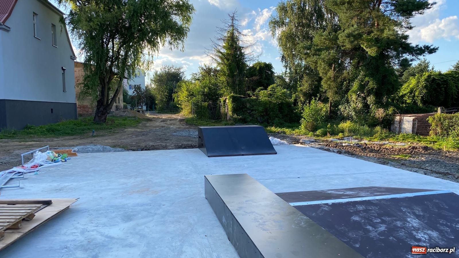 Zdjęcie w galerii na portalu naszraciborz.pl: W Krzanowicach powstaje skatepark i pumptrack [FOTO] wiadomości z regionu