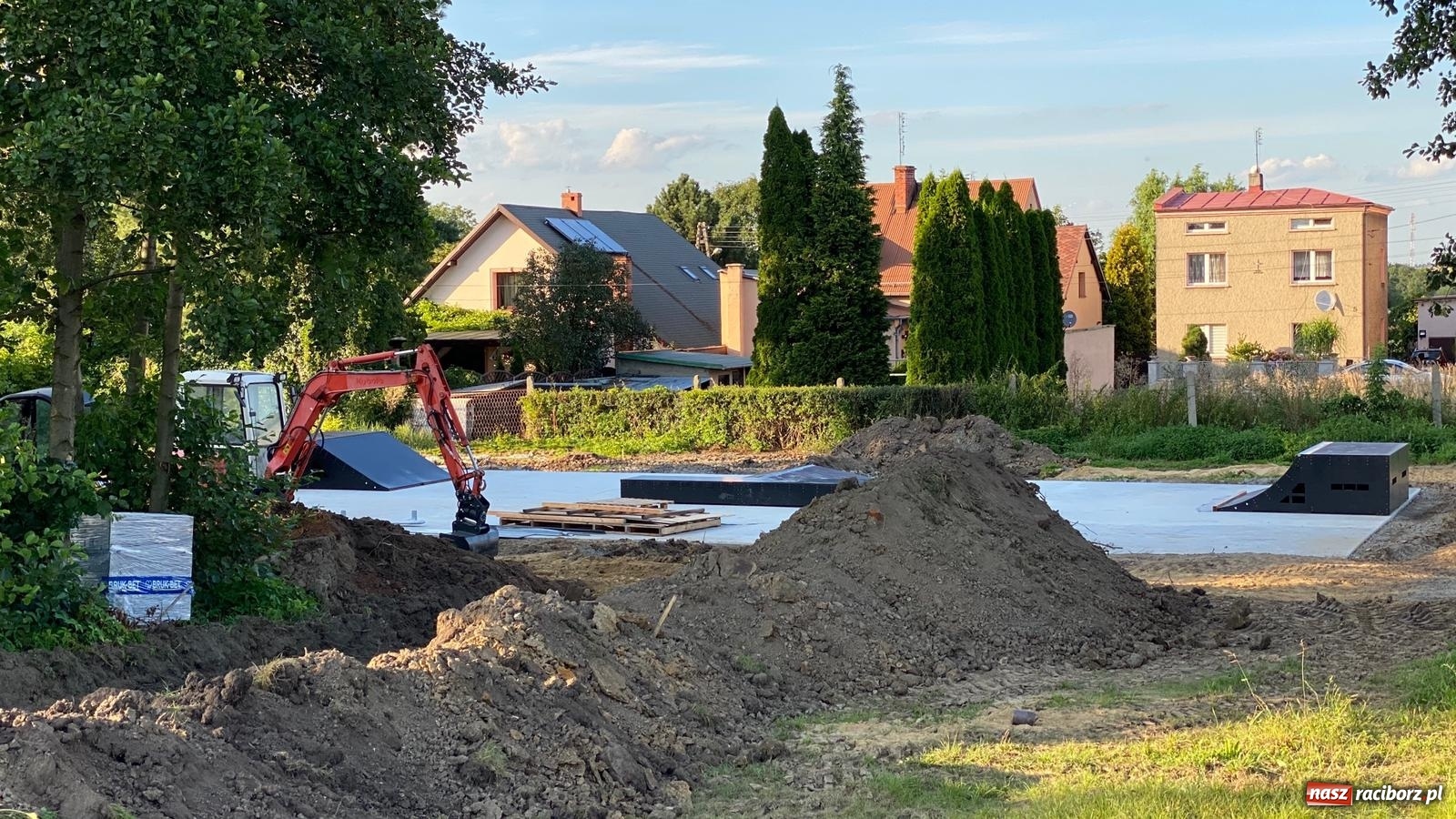 Zdjęcie w galerii na portalu naszraciborz.pl: W Krzanowicach powstaje skatepark i pumptrack [FOTO] wiadomości z regionu