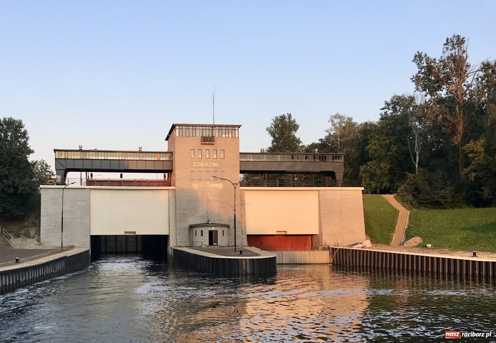 Zdjęcie w galerii na portalu naszraciborz.pl: Rejs Kanałem Gliwickim z Remigiuszem Rączką! wiadomości z regionu