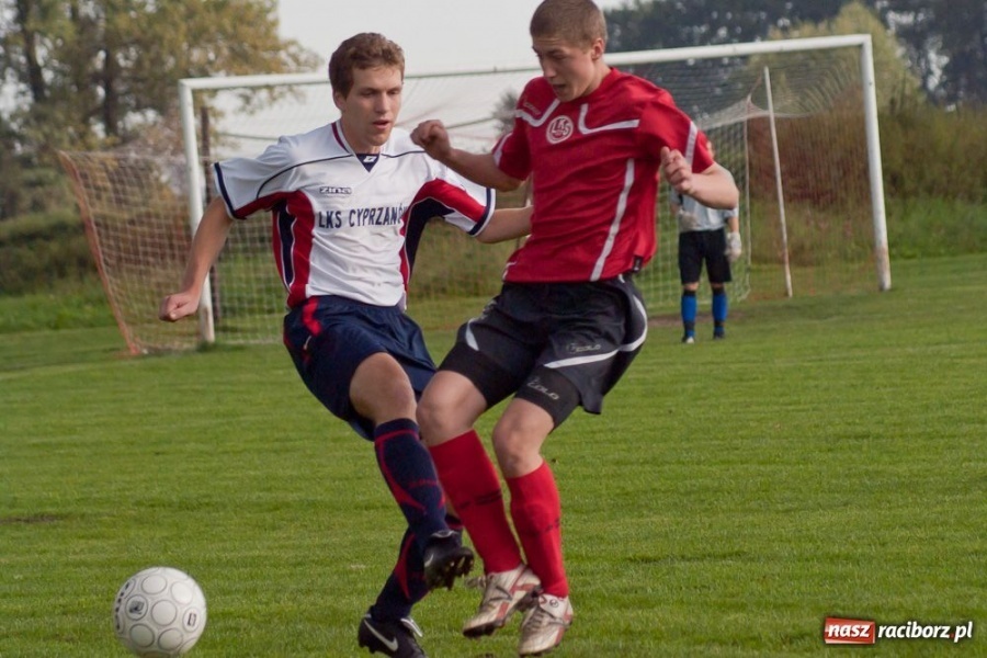 Zdjęcie w galerii na portalu naszraciborz.pl: Tatara uratował punkt dla Cyprzanowa wiadomości z regionu