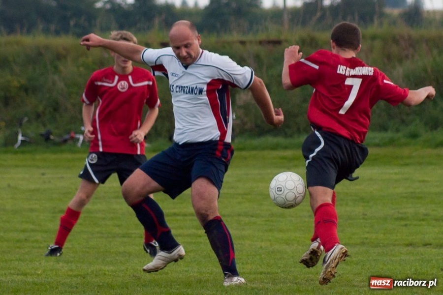 Zdjęcie w galerii na portalu naszraciborz.pl: Tatara uratował punkt dla Cyprzanowa wiadomości z regionu
