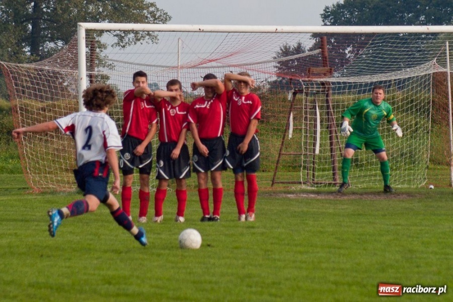 Zdjęcie w galerii na portalu naszraciborz.pl: Tatara uratował punkt dla Cyprzanowa wiadomości z regionu