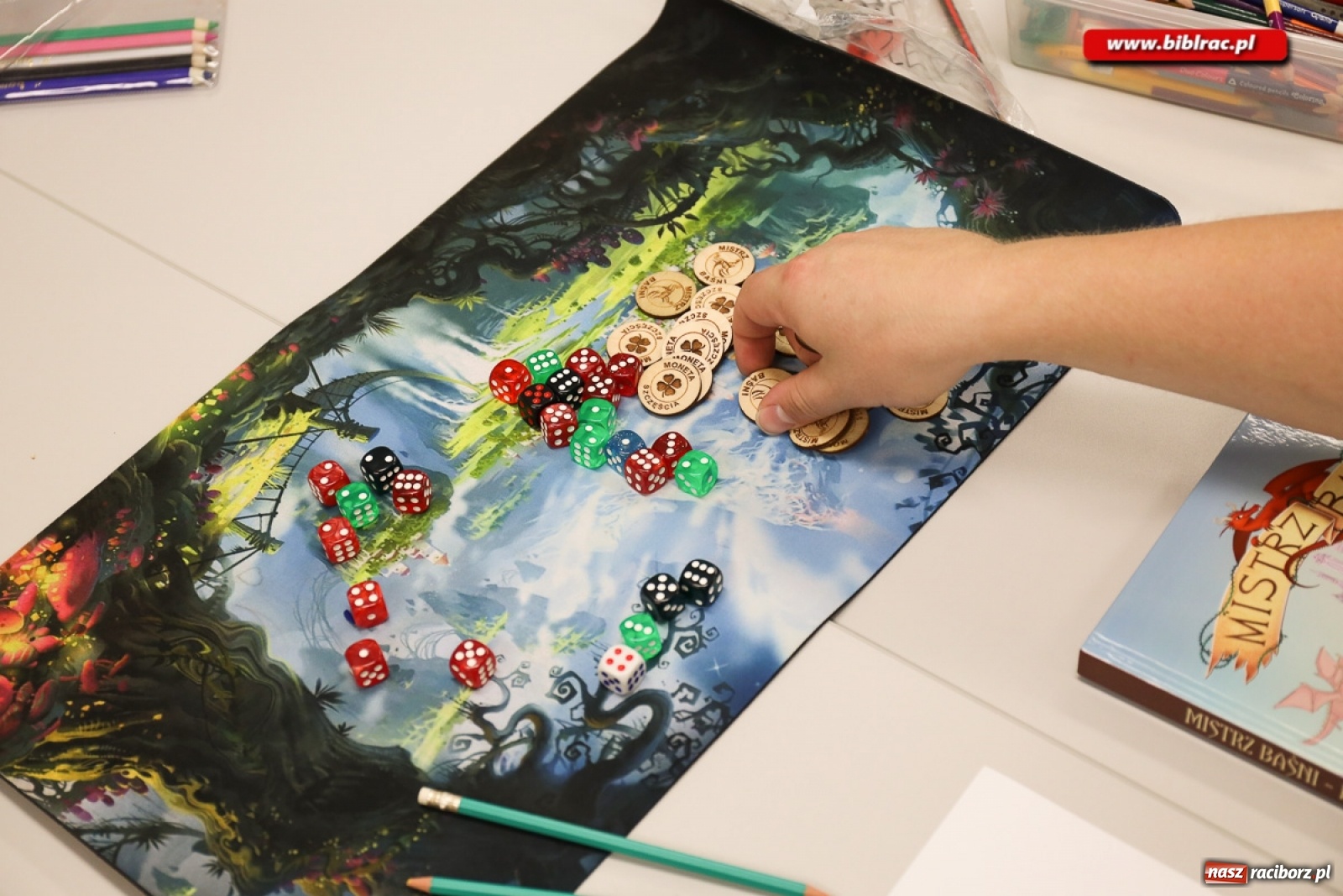 Zdjęcie w galerii na portalu naszraciborz.pl: W raciborskiej bibliotece wszystko gra! wiadomości z regionu