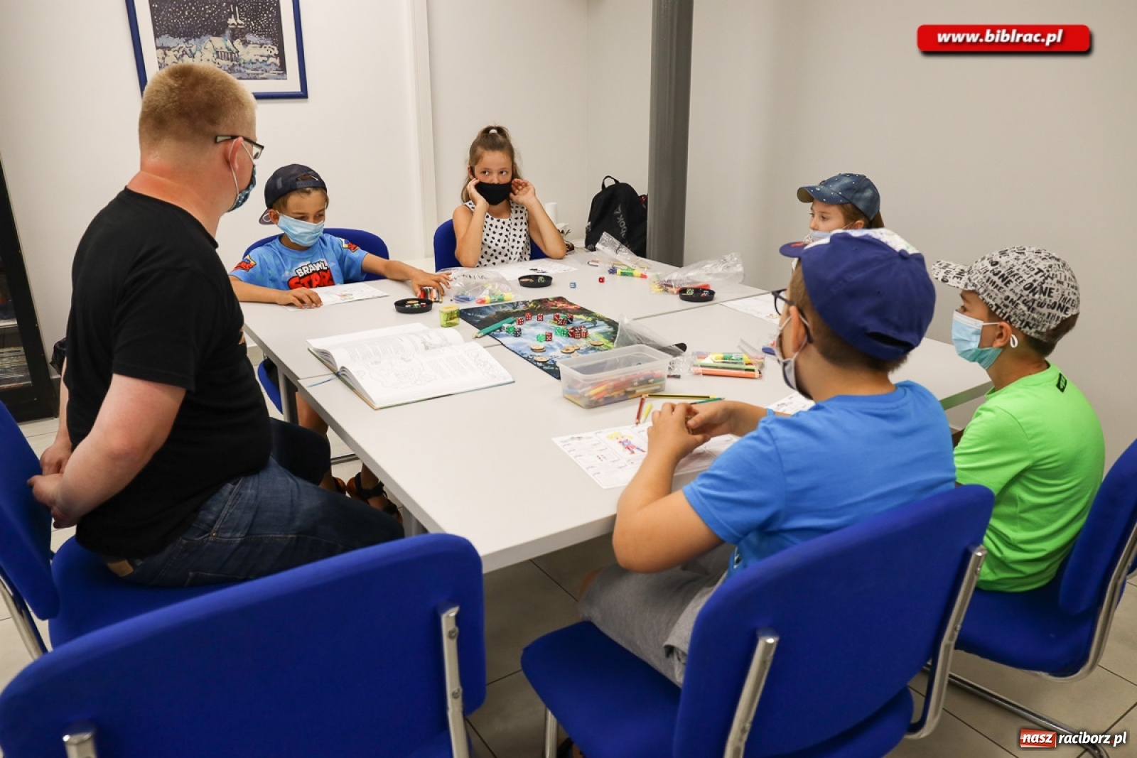 Zdjęcie w galerii na portalu naszraciborz.pl: W raciborskiej bibliotece wszystko gra! wiadomości z regionu