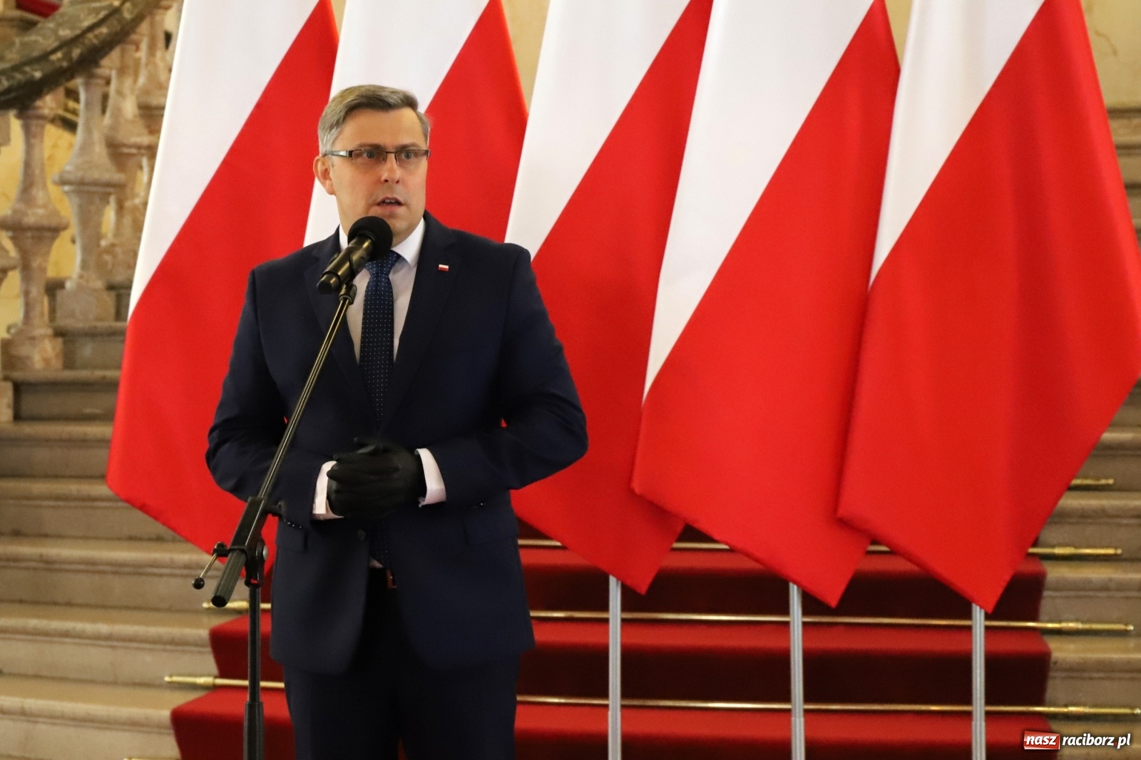 Zdjęcie w galerii na portalu naszraciborz.pl: Pracownicy służby zdrowia uhonorowani  wiadomości z regionu