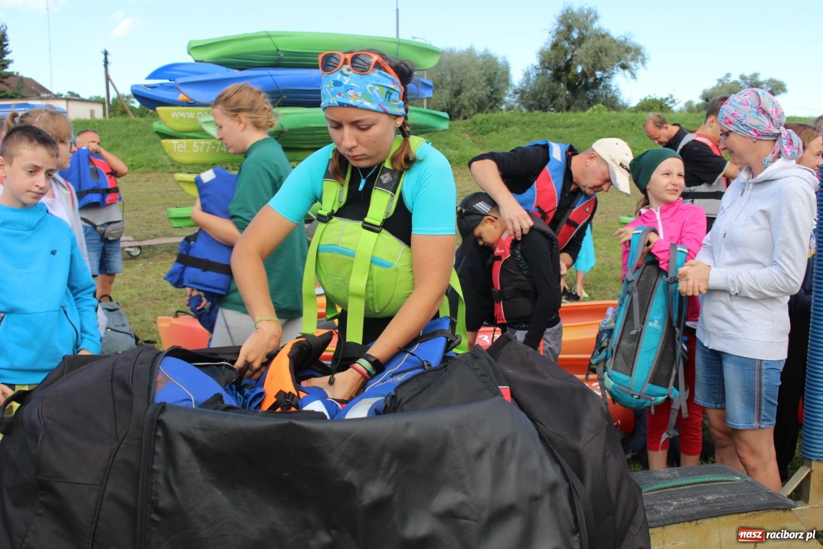 Zdjęcie w galerii na portalu naszraciborz.pl: Spływ kajakowy na koniec wakacji z GCK Nędza  wiadomości z regionu