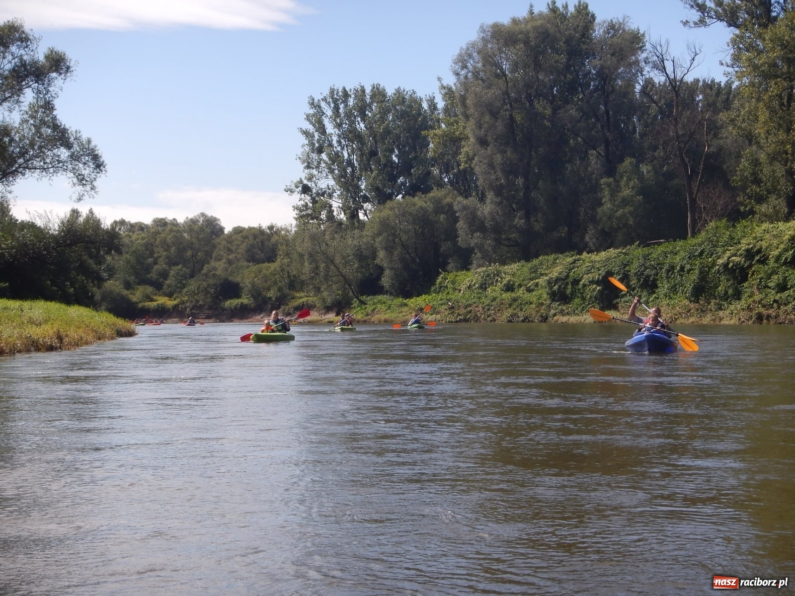 Zdjęcie w galerii na portalu naszraciborz.pl: Spływ kajakowy na koniec wakacji z GCK Nędza  wiadomości z regionu