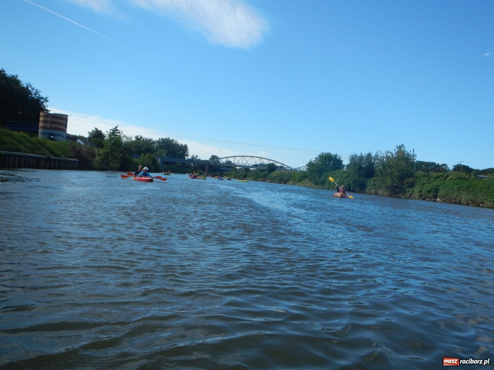 Zdjęcie w galerii na portalu naszraciborz.pl: Spływ kajakowy na koniec wakacji z GCK Nędza  wiadomości z regionu