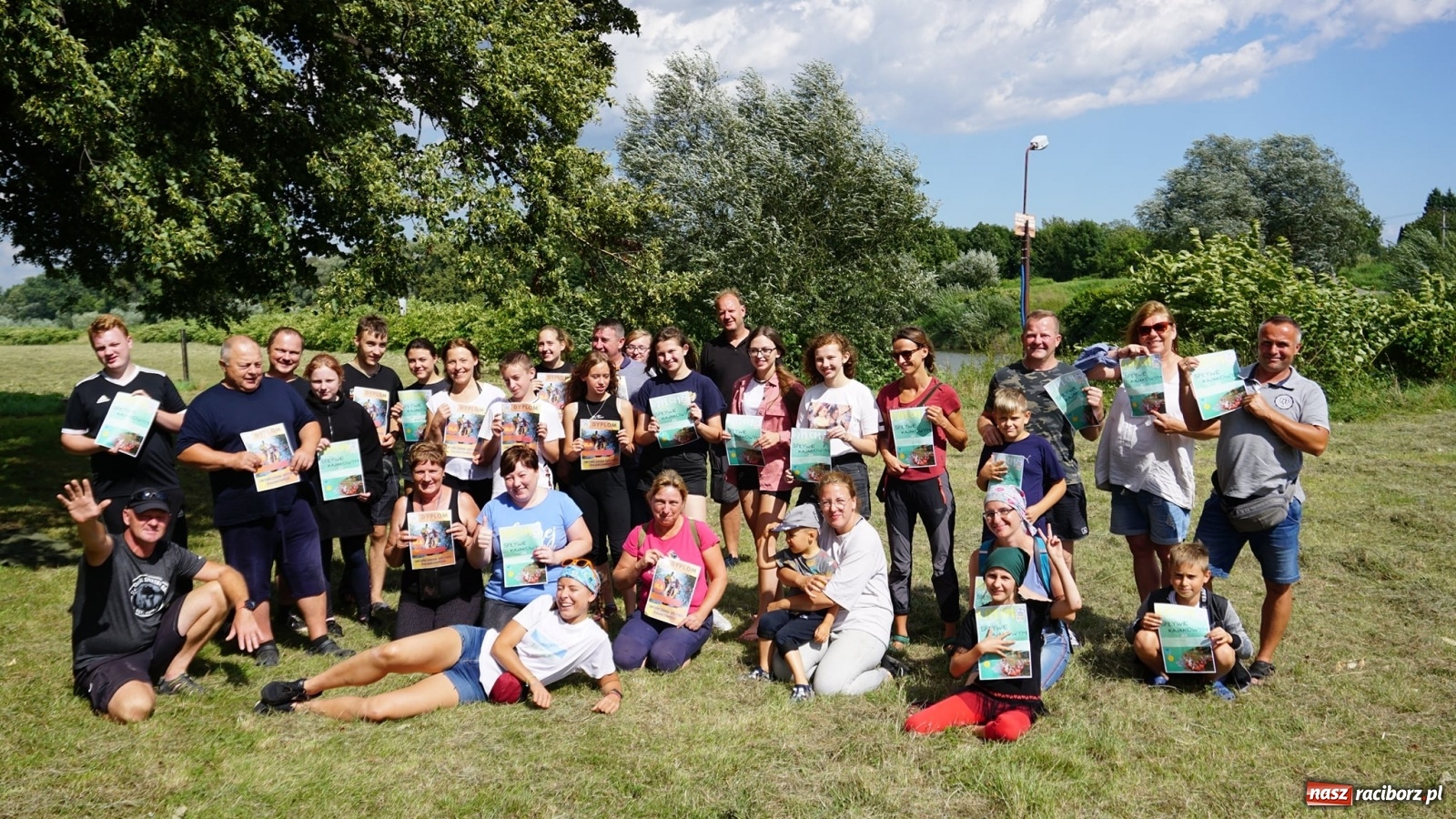 Zdjęcie w galerii na portalu naszraciborz.pl: Spływ kajakowy na koniec wakacji z GCK Nędza  wiadomości z regionu
