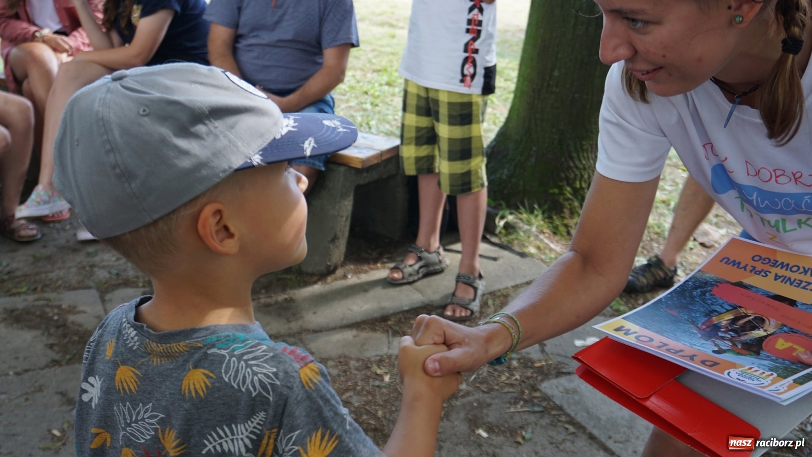 Zdjęcie w galerii na portalu naszraciborz.pl: Spływ kajakowy na koniec wakacji z GCK Nędza  wiadomości z regionu