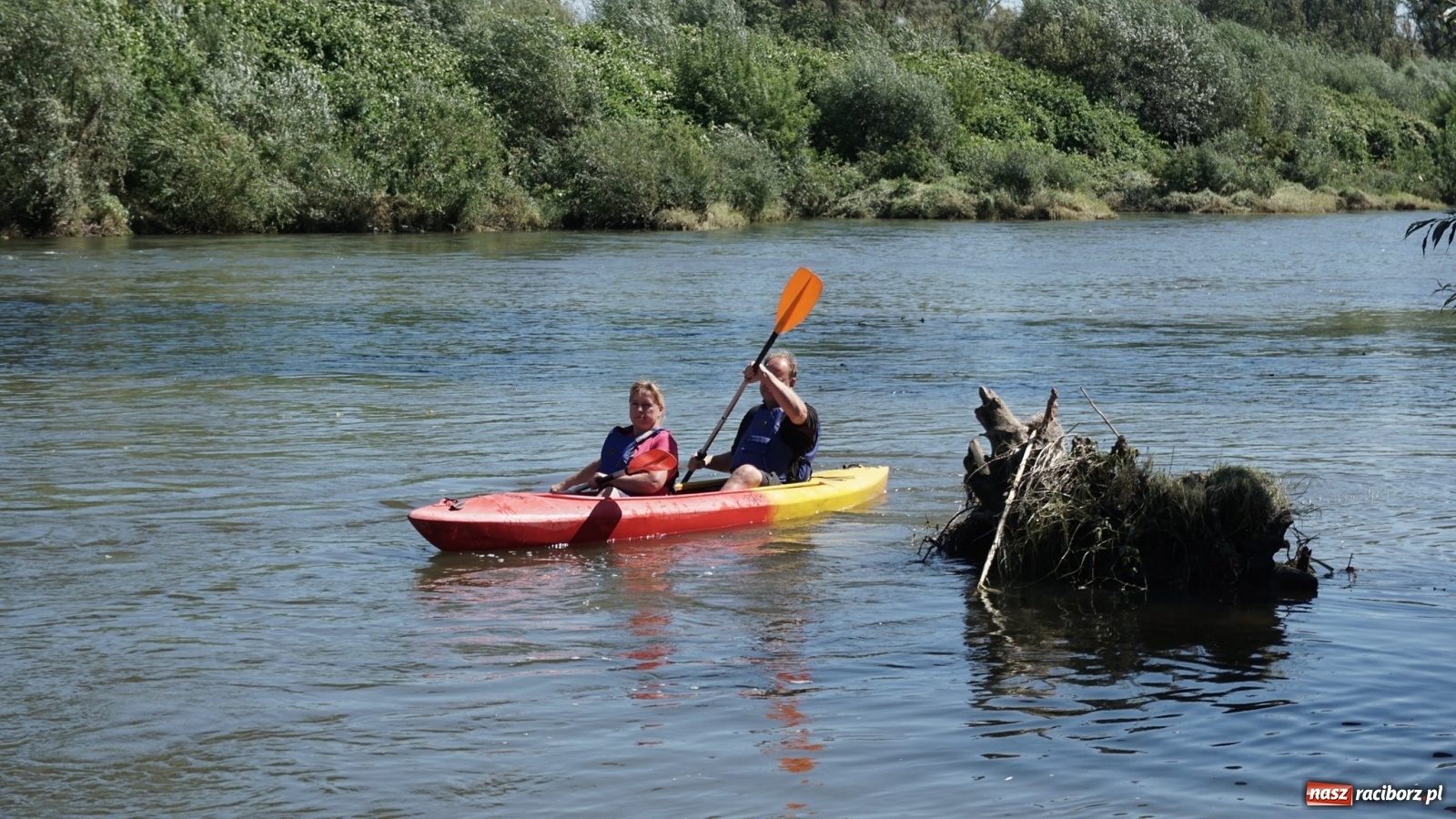 Zdjęcie w galerii na portalu naszraciborz.pl: Spływ kajakowy na koniec wakacji z GCK Nędza  wiadomości z regionu