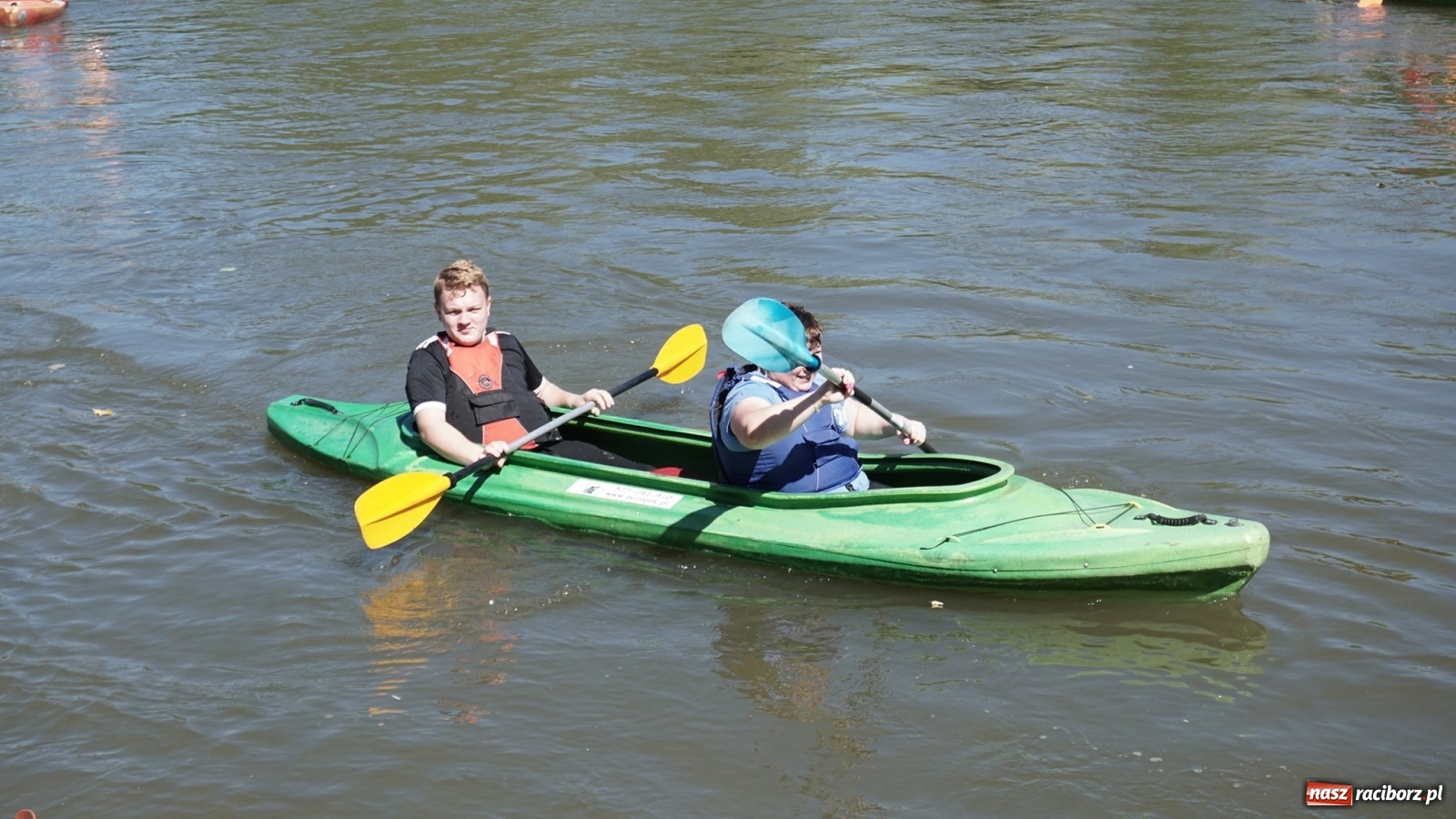 Zdjęcie w galerii na portalu naszraciborz.pl: Spływ kajakowy na koniec wakacji z GCK Nędza  wiadomości z regionu