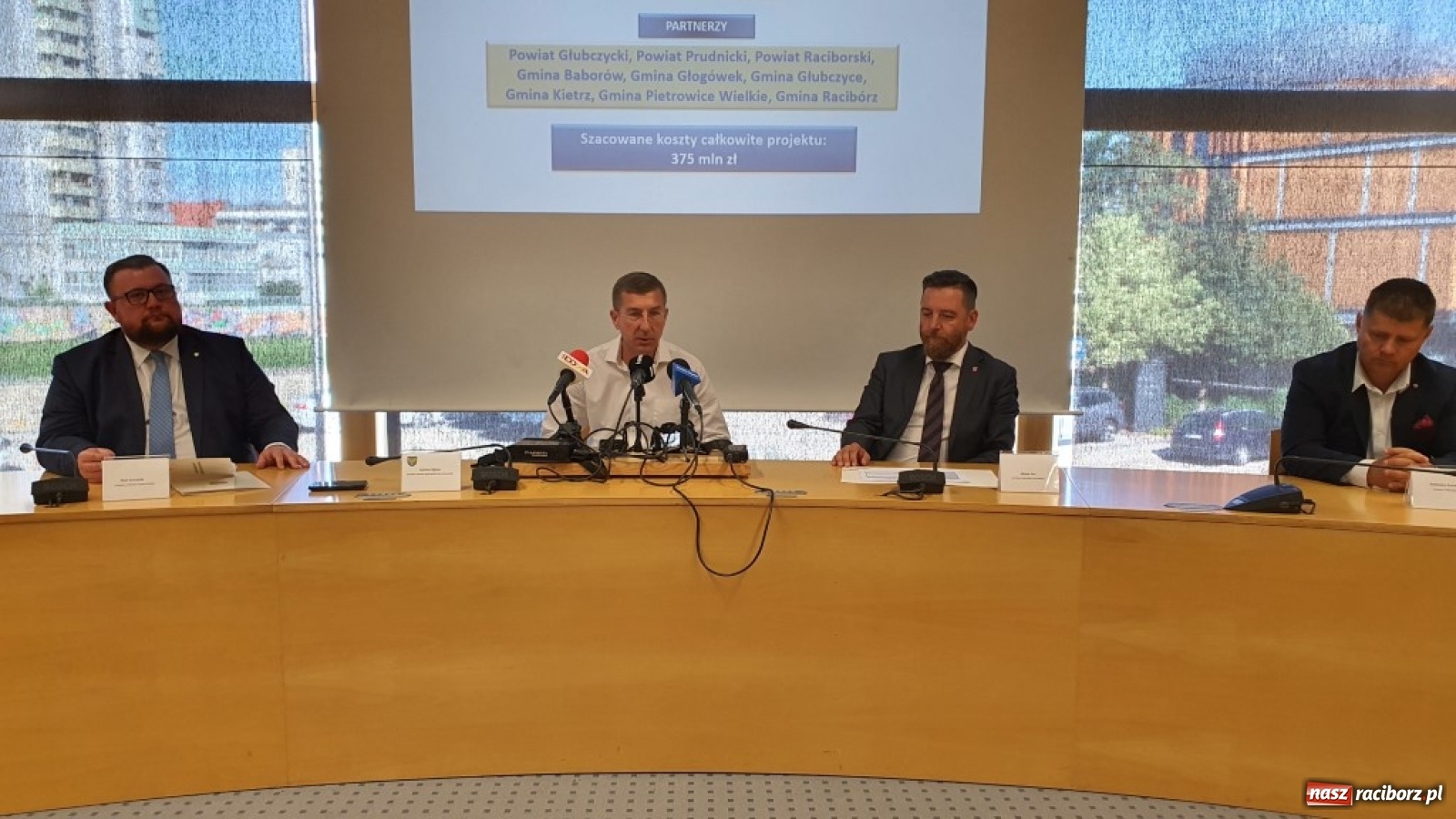 Zdjęcie w galerii na portalu naszraciborz.pl: Koleją z Racławic Śląskich do Raciborza? wiadomości z regionu