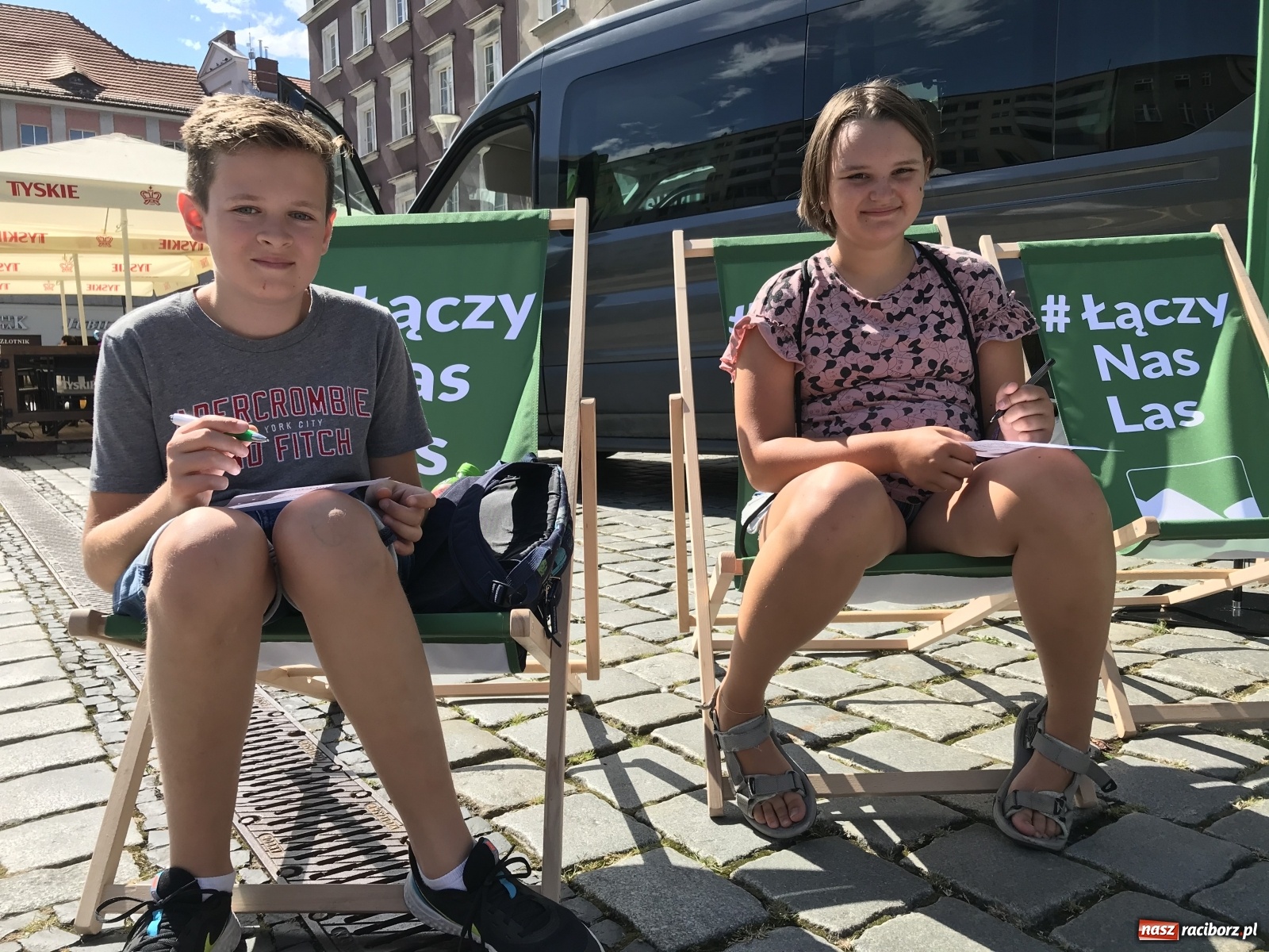 Zdjęcie w galerii na portalu naszraciborz.pl: Młodzieżowa Rada Ekologiczna na raciborskim Rynku  wiadomości z regionu