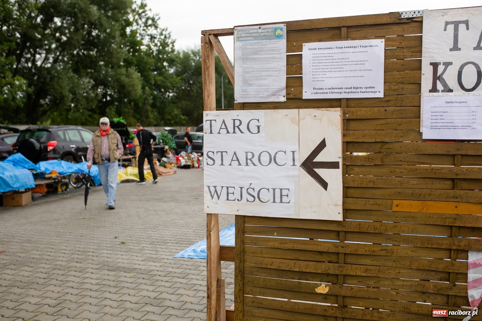 Zdjęcie w galerii na portalu naszraciborz.pl: Pogoda nie pomogła handlującym w Pietrowicach Wielkich  wiadomości z regionu