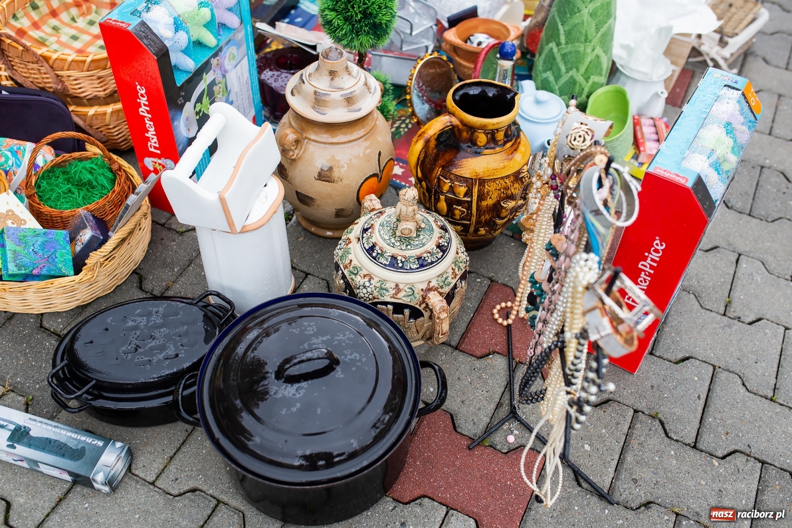 Zdjęcie w galerii na portalu naszraciborz.pl: Pogoda nie pomogła handlującym w Pietrowicach Wielkich  wiadomości z regionu