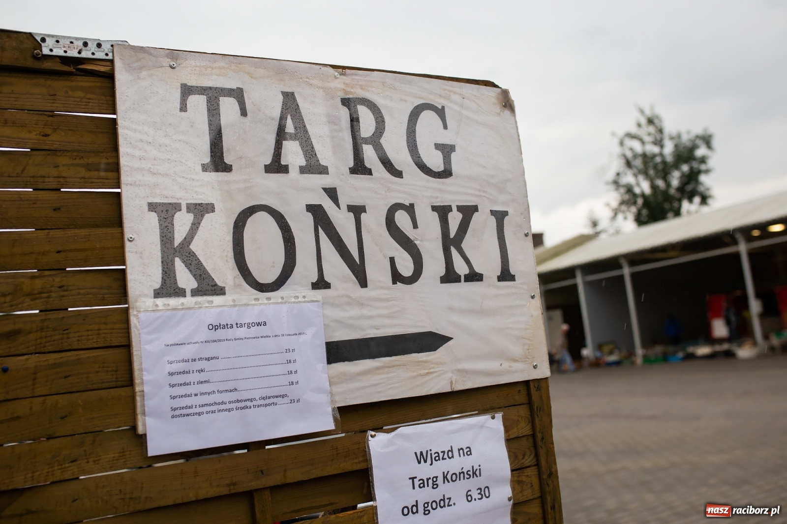 Zdjęcie w galerii na portalu naszraciborz.pl: Pogoda nie pomogła handlującym w Pietrowicach Wielkich  wiadomości z regionu