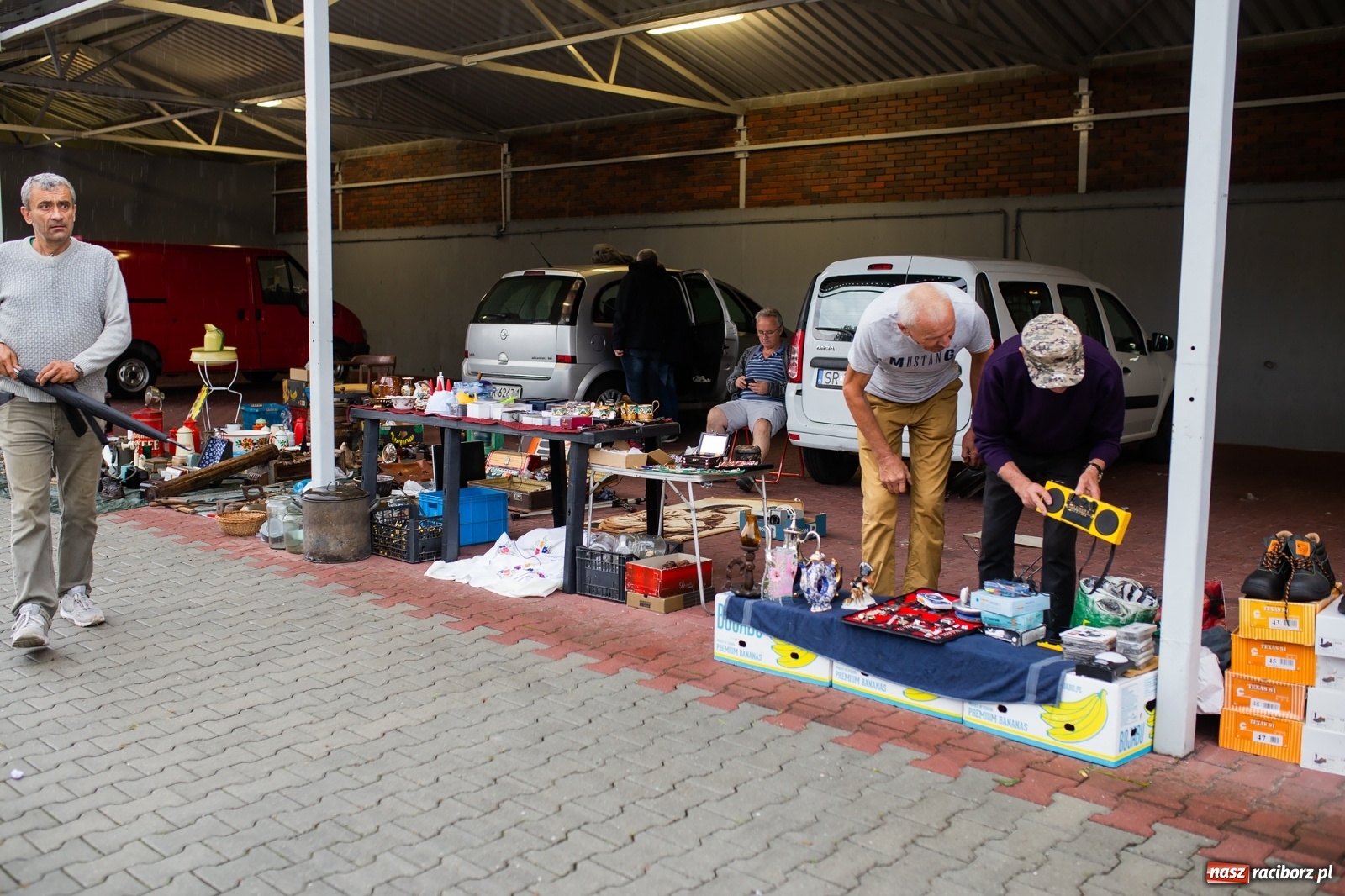 Zdjęcie w galerii na portalu naszraciborz.pl: Pogoda nie pomogła handlującym w Pietrowicach Wielkich  wiadomości z regionu