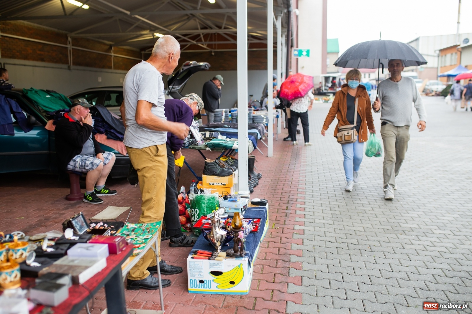 Zdjęcie w galerii na portalu naszraciborz.pl: Pogoda nie pomogła handlującym w Pietrowicach Wielkich  wiadomości z regionu