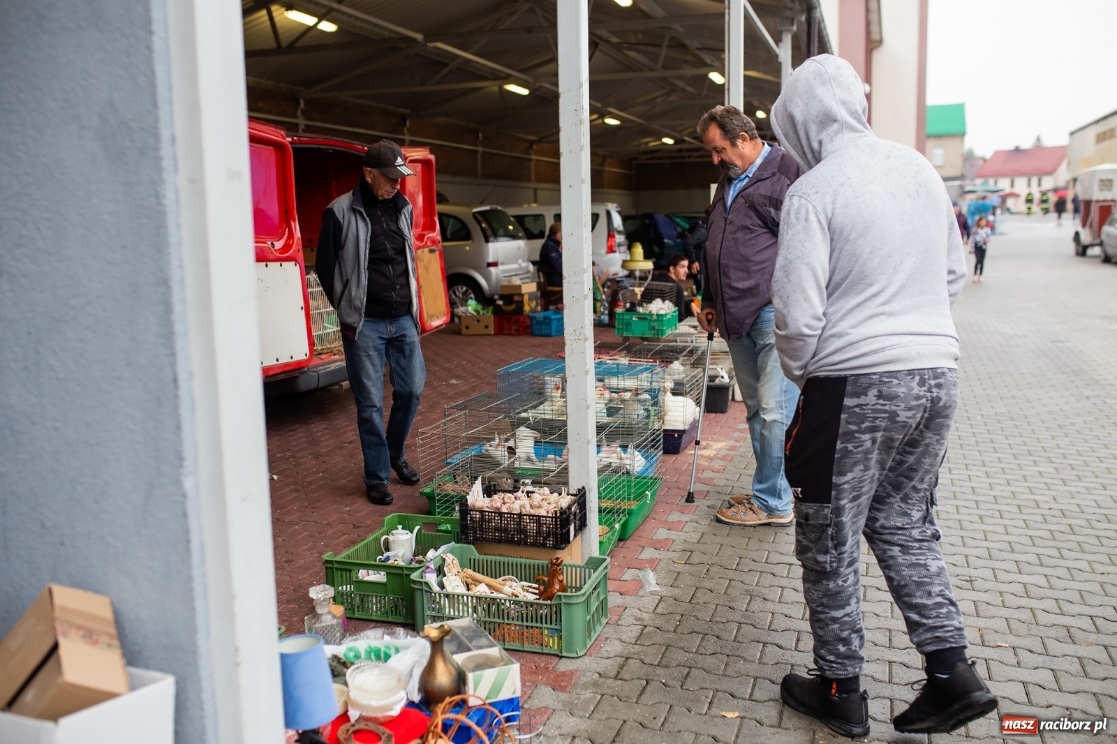 Zdjęcie w galerii na portalu naszraciborz.pl: Pogoda nie pomogła handlującym w Pietrowicach Wielkich  wiadomości z regionu